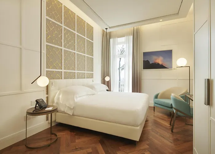 Hotel De Bonart Naples, Curio Collection By Hilton